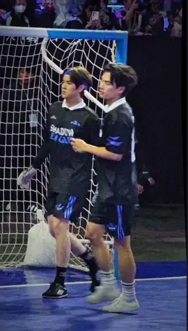 @GMMTV ga usah ketar ketir cuma foto doang, belum di comeback sama oknumnya🙄 #ohmpawat#nanon_korapat#ohmnanon 