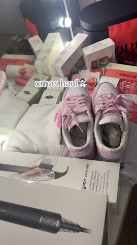 xoxo gossip girl ❄️ #xmas #fyp #fy #christmas #haul #2023 #christmashaul #foryou 