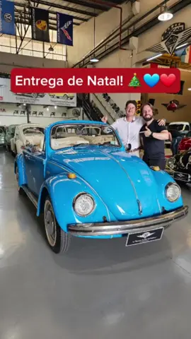 FUSCA REVISADO E ENTREGUE! 💙🎅🏻🎄 Um maravilhoso Fusca Conversível 1976 revisado e entregue para o nosso cliente e amigo Dr. Rodrigo. Conheça um pouco da experiência de quem tem um antigo feito há bastante tempo e usa bastante! 😁👍🏻 Além de estar muito bem conservado! 💙💙💙💙😍 Um espetáculo! O que achou? Parceiros: @akzonobelrepintura @mariofrancotintas @3mbrasil @workerferramentas @cronomacinstrumentos @maf.escapamentos @_motorcrazy #fusca #oldbeetle #beetle #vwbug #volks #aircooled #volkswagen #volksaar #vw #vwaar #oldbug #pumabrasil #cabriolet #cabrio #convertible #conversivel #puma #fuscaantigo #trocar #trocarautosantigos #sikkens #3m #akzonobel #restauracao #pinturaautomotiva #aircooledvw #escarabajo #bug #oldcars #carrosantigos 
