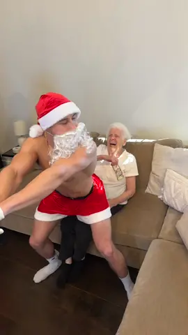 Surprising My 97 Year Old Grandma With The Best Christmas Gift Ever 🎁🎅🏻 #presentation #christmastree #santa 