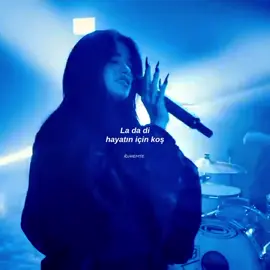 Loving me is suicide #nessaabarrett #ladidie #lyrics #liveperformance 