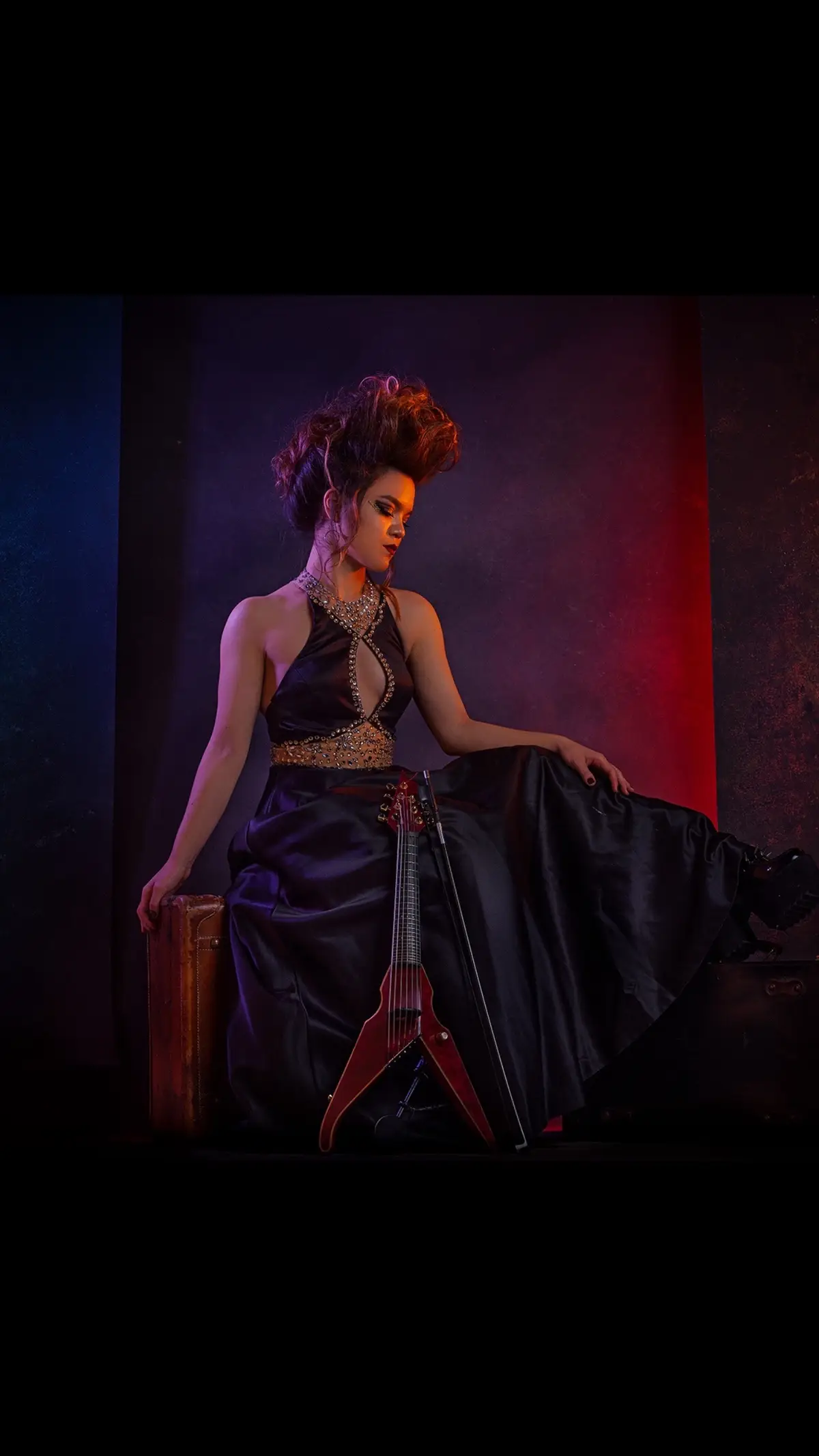 Merry Christmas and Happy Holidays to you all! I’m grateful for every single one of you 🎄 This is a very special photo from our shoot the other day Photo by @jjconstantinephoto who is an incredible photographer and friend of mine! Styled by @muletsag1 Studio: @voidstudiosusa @dralsalih  #christmas #merrychristmas #photo #miaasano #voidstudios #happyholidays #photoshoot #fashion 