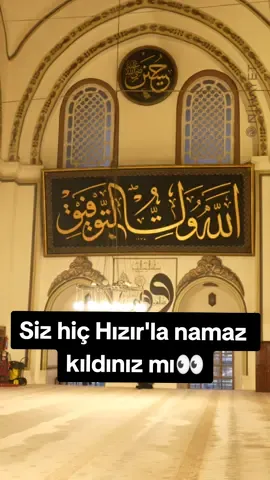 📌Hızır’ın her 5 vakit namazdan birini kıldığı söylenen Bursa Ulu Cami’nin muhtemelen daha önce hiç duymadığınız yanlarını @talipkul anlattı: 📖 Mevlid-i Şerif’in yazılmasına neden olan olay bu camide yaşandı 🥖 Menkıbeleriyle tanınan Somuncu Baba, caminin yapımında nasıl bir rol üstlendi? 🌍 Avrupalı bilim insanlarından yüzyıllarca yıl önce Güneş Sistemi bu yapıda kendine yer buldu 🕌 Niğbolu Zaferi’nden yadigar cami, 20 kubbesiyle benzeri az görülen bir eser 🏔️ Cami arazisinin Nuh Tufanı ile bağlantısı olduğu iddia ediliyor 🖋️İçinde bulunan hat eserleri ve şadırvan ile diğer camilerden ayrışıyor #bursa #ulucami #nihayetdergi 