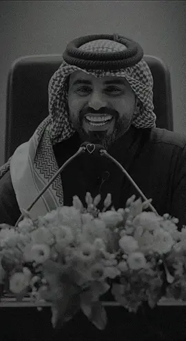 المبسم اللي عليه من الطرف شامه🖤! يا ويل تسبدي عليه و زين منطوقه ✨.. لبيه يا اجمل بنات الناس سلهامه ..! لبيه يلي من الابداع مخلوقه ✨♥️. جمالك اللي تموت الناس قدامه ! احيا قصيدي ونبض القلب وعروقه .. #وابوك_يسعد_ابوك_ويسعد_ايامه #ناصر_الوبير #شعروقصايد #trend #explore #fyp #foryou #trending #لبيه_يااجمل_بنات_الناس_سلهامه❤👑 #المبسم #الشاعر_ناصر_الوبير #اكسبلور #viral #شامه #مش_عم_تزبط_معي #nasseralwobair 