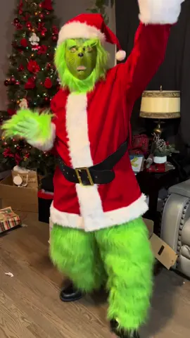 Grinch came to visit… Merry Christmas Everyone🎄💚 #jorgetiktok #grinch #grinchtiktok #angrydad #grinchcostume #stealchristmas #christmas 