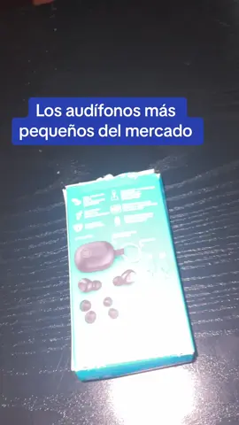 Los audífonos mas pequeños del mercado los puedes conseguir en tiktok shop #miniearbuds #tech #techtok #jlab #jlabminiearbuds #fyp 