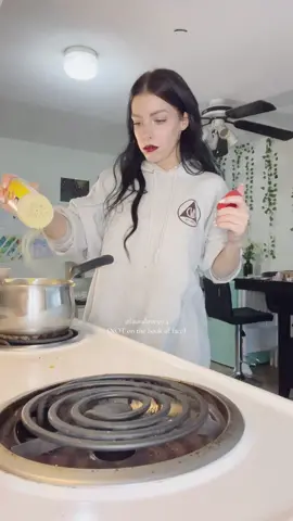 Anybody else just randomly get in a bad mood for literally no reason? 😂Anyways, the ham was good but everything else was mediocre, at best 😭 #fyp #foryou #christmas #christmasdinner #ham #dinner #DinnerIdeas #dinnerrecipe #cook #cooking #chaoticcooking #badchef #parents #mom #momlife #itried #Recipe #recipes 