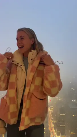 Christmas day turn up!! 🤞 #newyork #newyorkchristmas #nycchristmas #nyc #whitechristmas #nyclife #thesummit #sightseeing #gymwithell 