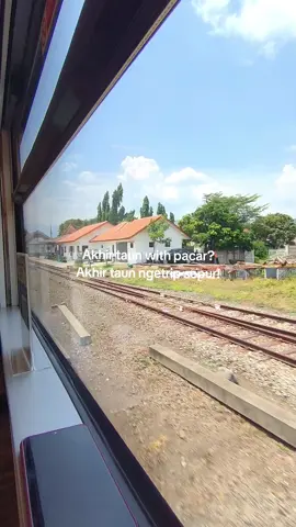 this is coker cowo kereta #aesthetic #railfansindonesia #keretaapikita #keretaapi #sepurindonesia 
