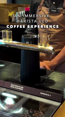 มาเปิดประสบการณ์เหนือระดับและเพลิดเพลินกับเครื่องดื่มแก้วโปรด จาก Starbucks OVISO™ เครื่องชงกาแฟเอสเพรสโซ่สุดพิเศษ ด้วยเมล็ดกาแฟหายากและการชงอย่างพิถีพิถันได้แล้ว เฉพาะที่ Starbucks Reserve™ สาขา Emsphere ชั้น GM นะคะ #GetCloserToTheExtraordinary #StarbucksOviso #StarbucksTH 