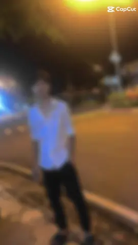 chân thành cũng thua ng có tiền😔