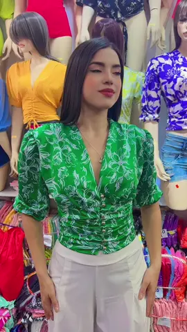 Envianos un mensaje y pide tu blusa favorita 💗📲 948776481 /946005264 #moda #blusas #blusaseconomicas #modajuvenil #gamarra #galerialosfabricantes #gamarra #blusasbonitas 