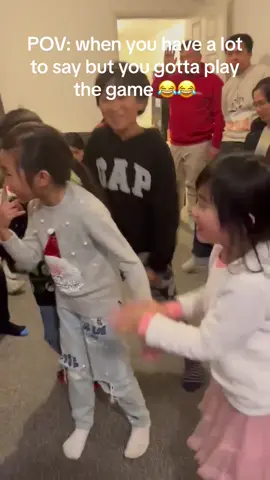 Laughtrip 😂😂 #christmas #christmasgames #christmasparty #kids #goodvibes #stopdancechallenge #praise #dance #tiktok #viral #viralvideo #viraltiktok 