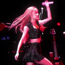 she’s a real hair flip queen  #rosé #fyp #luvshines #90s #rosé90s 