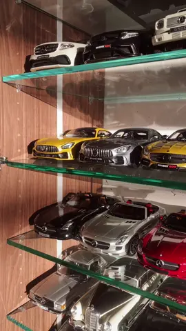 MERCEDES-BENZ FINE MODELCARS COLLECTION STUDIO #COLLECTION 1:18❤️‍🔥 #118collection #diecastcollection #collector #diecast #swisscollector #modellauto #modelcars118 #diecastdaily #118diecast #modelcars #mercedesbenz #diecastcollector #diecastphotography #amg #118modelcars #118scale #118scalecollection #mercedes 