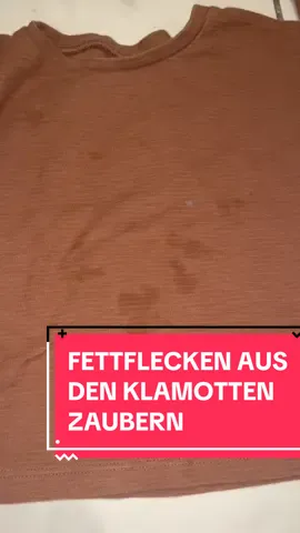 So winfach verschwinden die Fettflecken aus den klanotten  #viral #fy #foryou #foryoupage #tipps #trick #sauberewäsche #fettflecken #DIY #mamablogger #baby #kind #babyboy #babygirl 