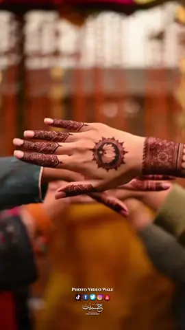 Bride tribe, save this cute mehendi reel to re-create it at your bestie's wedding! #mehndi #bride #bridal #wedding #habibkiani #realhabibkiani #photovideowale