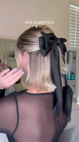 Ney Year’s Eve hairstyle inspo🖤🥂#shorthairstyles #nye #nyehairstyle #hairstyleideas #newyearshair #hairhacks easy hairstyles for short hair 