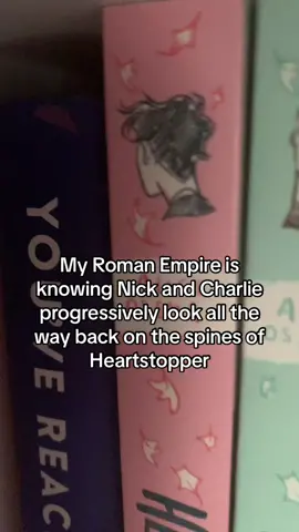 i cant handle this i realized this yesterday when i got volume five alice oseman is so smart 😭 #foryoupage #christmas #aliceoseman #heartstopper #heartstoppercomic #heartstoppervolume1 #heartstoppervolume2 #heartstoppervolume3 #heartstoppervolume4 #heartstoppervolume5 #aliceosemanverse #aliceosemanheartstopper #aliceosemanbooks #BookTok #heartstoppertok 