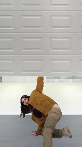 Cuando tomas prestado el cargador de tu hermana 💀 . #comedia #mismetasendisneyplus @Disney+ Latinoamérica 