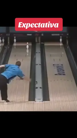 #boliche #jugar #expectativavsrealidad #gracioso #viralvideo #bolos #diversiontiktok #azul #funny #comedia #noeracomoyopensaba #pista #equipo #solohumor #nomointentenencasa #puedeserpeligroso #😅 #protegemeseñorcontuespiritu #🤦🏼‍♀️ #🤣 