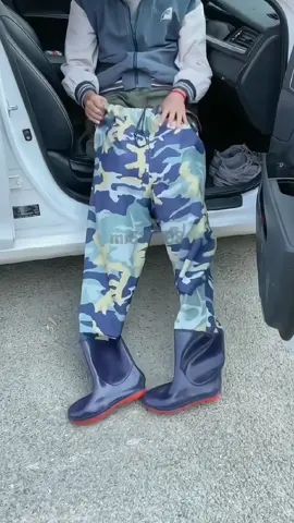 Knee-high water, water pants rain shoes, outdoor planting #rainboots #waterproofandnon-slip, #outdoorfishingwadingpantsrecommended#fypシ #tiktok 