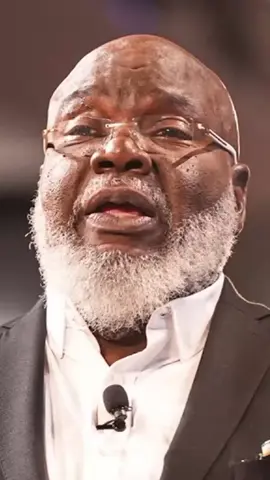 BE NOT WEARY OF YOUR PRESENT CIRCUMSTANCES #tdjakes #tdjakesministries #bishopjakes #fyp #foryou 
