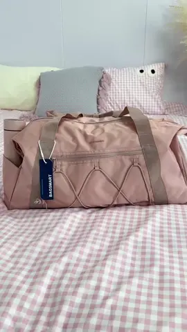 Simplify your fitness with gym bag!💃#BAGSMART #gymbag #whatsinmybag #fitnessbag #workessentials #holidaybag 