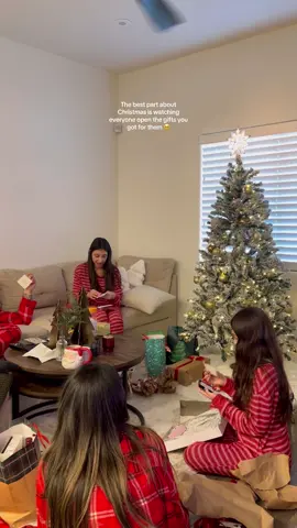 The best part about Christmas 🥹 #fyp #contentcreator #christmasunboxing #sisters #christmas2023 #giftideas 