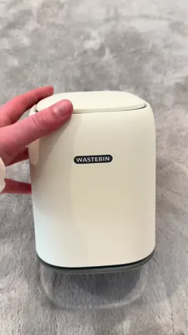 the cutest trash can for your vanity!! i think im gonna buy one for my car too☺️😍 the mini bags are so cutiepie. #makeup #vanity #musthave #amazonfinds #amazonmusthaves 