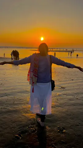 কেউ চুড়ান্ত বাজে ব্যবহার করলেও তাকে পাল্টা দুটো কথা বলতে আর মন চায় না । মনে হয় ফালতু লোকদের জন্য নিজের সময় আর মানসিক শান্তি নষ্ট করে লাভ নাই । 