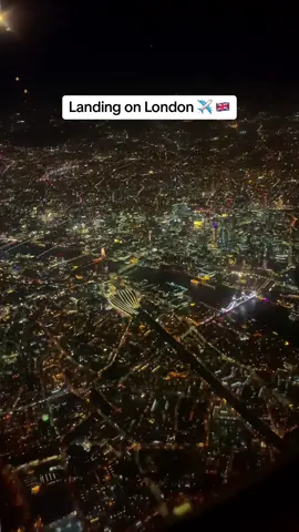 London shining   like diamond from an Airplane 🇬🇧🥀 #londonviewfromairplane #foryourpage #london 