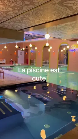 Une piscine très Instagramable 🫶 #piscine #hotel #spa #wellnesstok #wellness #instagramable #rennes #mamashelter #bonplan 
