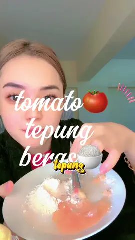 Replying to @I'am bakery_Miaqalsara Hanya Menggunakan Tepung Beras & Tomato, jom nanad share Tips cantiks lagi ! semoga bermanfaat awak save video ni nanti senang nak refer . heeee 🍅🤲🏻💕 #tipcantik #tomato #masker #maskerviral #petuaoranglama #petuacantik #cantikglowing #tepungberas #tipscantiksehat #kulitglowingflawless 