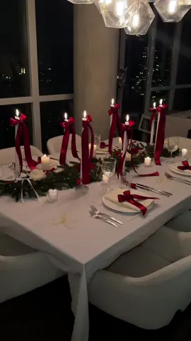 A coquette Christmas 🥂🎁♥️ #christmas #coquette #tablescape #dinnerparty #DinnerIdeas #decoration #bow #trends #tablesetting #host #hostess #hosting #fyp #dinnerwithme #christmasdinner #ikea #homesense #candle #candlelight #candlelightdinner 