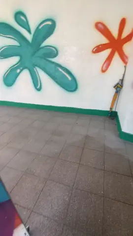 O ano está quase acabando, porem os trabalhos continuam ⚒️🚀. Então se liga nessa transformação na @escola.baby.kids #gramasintetica #gramadecorativa #gramaartificial #jardimvertical #escolinha #playground 