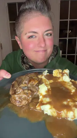 I dont even wanna hear about my steak🤣 #steakdinner #mukbang #Foodie #eatwithme #mashedpotatoes #gravy #meatandpotatoes  #familydinner 
