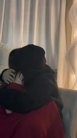 udah ya jangn nngis cuma mimpi, aku gk kenapa kenapa kan liht.. udh ya #kiss #hug #cuddles #帅哥 #china #douyin抖音 #douyinboy #douyinchinese #chinaboyfriend #douyinchina #douyin #chinesseboy 