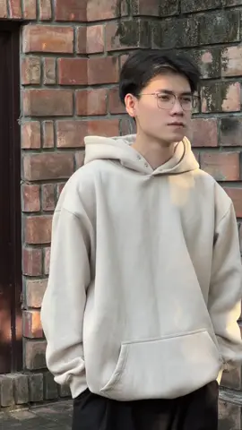 Mỗi năm anh em chỉ sắm từ 1-2 con hoodie vì vậy hãy tìm một con chất lượng để mua anh em nhé, hooodie 2 cúc bazic- HDC#Xmas2023 #seoul #hanquoc #viralvideo 