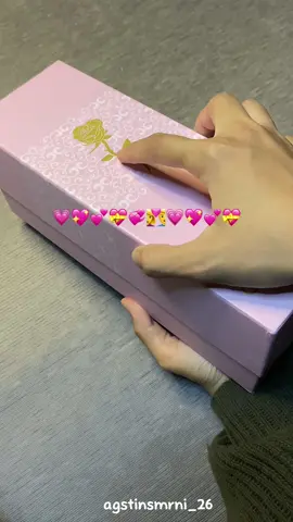 #giftboxaesthetic #gifboxmawar #nembakcewe #kadoulangtahunpacar #kadocewek #kadopacar #kadocowok #giftboxmurah #giftboxmawarose 