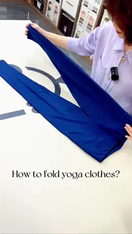 How do you fold yoga clothes?#storagecloth #storageclothes #organizewithme #foldingclothes #flodclothes #organizeclothes #foldcoat #organizeclothes #organizedhome #foldingshirts #foldingyogamat 