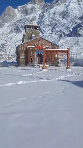 Kedarnath Heaven ❤️ Current Situation ❄️ Fully Covering With Snow ❄️ Beautiful Place In Earth❤️ The Vibes Blessings 🙏 Har Har Mahadev 🙏 #Mahadev #mahadev #omnamashivaya #omnamahshivaya #blessed #thankyou #universe  @Im_Peace @Sha Vny @Guna Nathan🇲🇾🇸🇬 @Shivan Shanker @smeenubv 