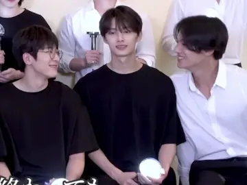 its always minwon with jun and jun be like: 