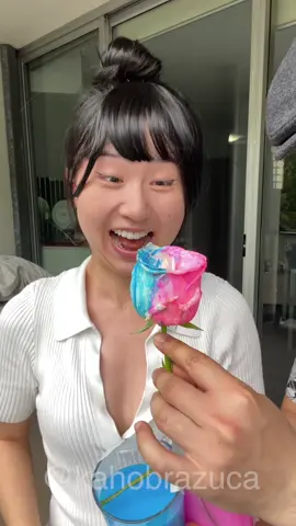 Regar uma Rosa com tinta faz ela Mudar de Cor⁉️Resultado me SURPREENDEU 🌹