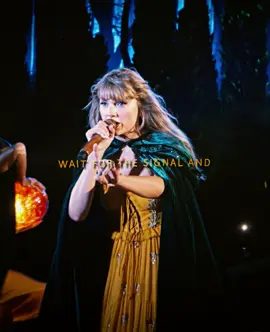 It’s a crime how few evermore edits there are #taylorswift #erastour #edit #evermore #evermoreset #evermoreera #willowlive #willow #tswift #taylor #aftereffects 