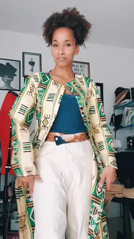 Fin de couture pour cette veste longue en wax #woman #stylistemodeliste #fashion # #faitmain #Capcut 