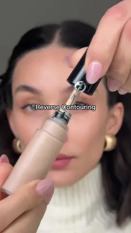 How to Reverse Contour ✨ would you try this? Products:  @Armani beauty luminous silk concealer (shade 5) #reversecontouring #reversecontour #contourtutorial #concealertutorial #makeuphacks #makeup 