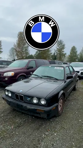 Auction BMW E30 325i - Exclusive Club Car Left to Rot? #bendagasgarage #tastefullyclapped #bmw #e30 #e30drift #e30bmw #e30bmw325 #bmw325i #auctioncars #bmwrestoration #classicbmw #autoauction