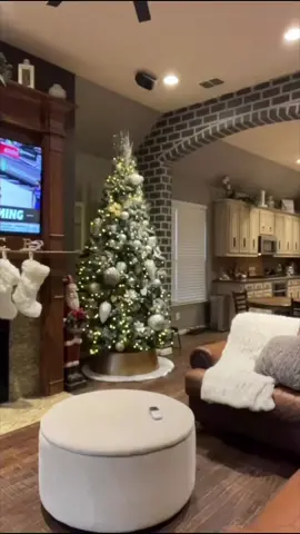 He can’t do that 😂😂😂 @Jlo1017 #fyp #hide #one #foryou 