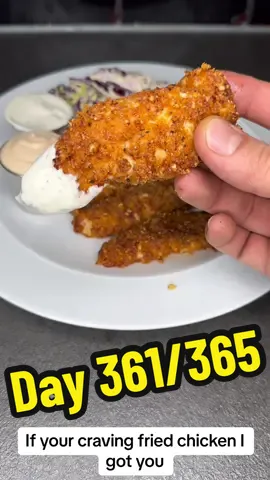 Day 361/365 | Ingredients 👇🏼 600g chicken tenders 1 egg  1/4 cup heavy cream  Crumbs: 3/4 cup pork rinds  1/3 cup almond flour  1/4 cup Parmigiano 1 tsp paprika 1 tsp onion powder 1/2 tsp garlic powder  1 tsp black pepper  1 tsp salt  Salad: 200g red cabbage 200g white cabbage  50g red onion 3 tbs mayonnaise  3 tbs sour cream  1 tbs red whine vinegar  1 tbs sweetener  1 tsp salt 1 tsp onion powder 1 tsp black powder  Enjoy 🥰 #keto #diet #food #meat #training #workout 